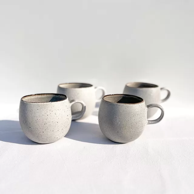 white tea mugs