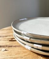 Assiettes plates Breezy Latte - 2 pièces Vaisselle portugaise en céramique