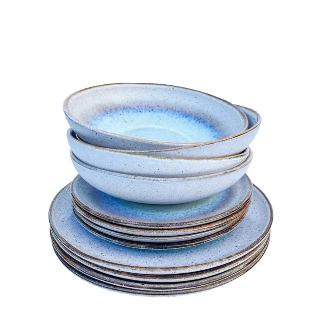 set de vaisselle blanc bleu